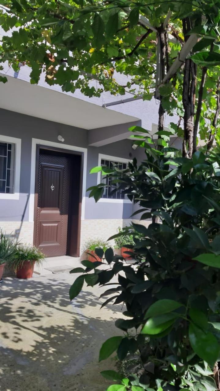 Guest House Emi Berat Exterior foto