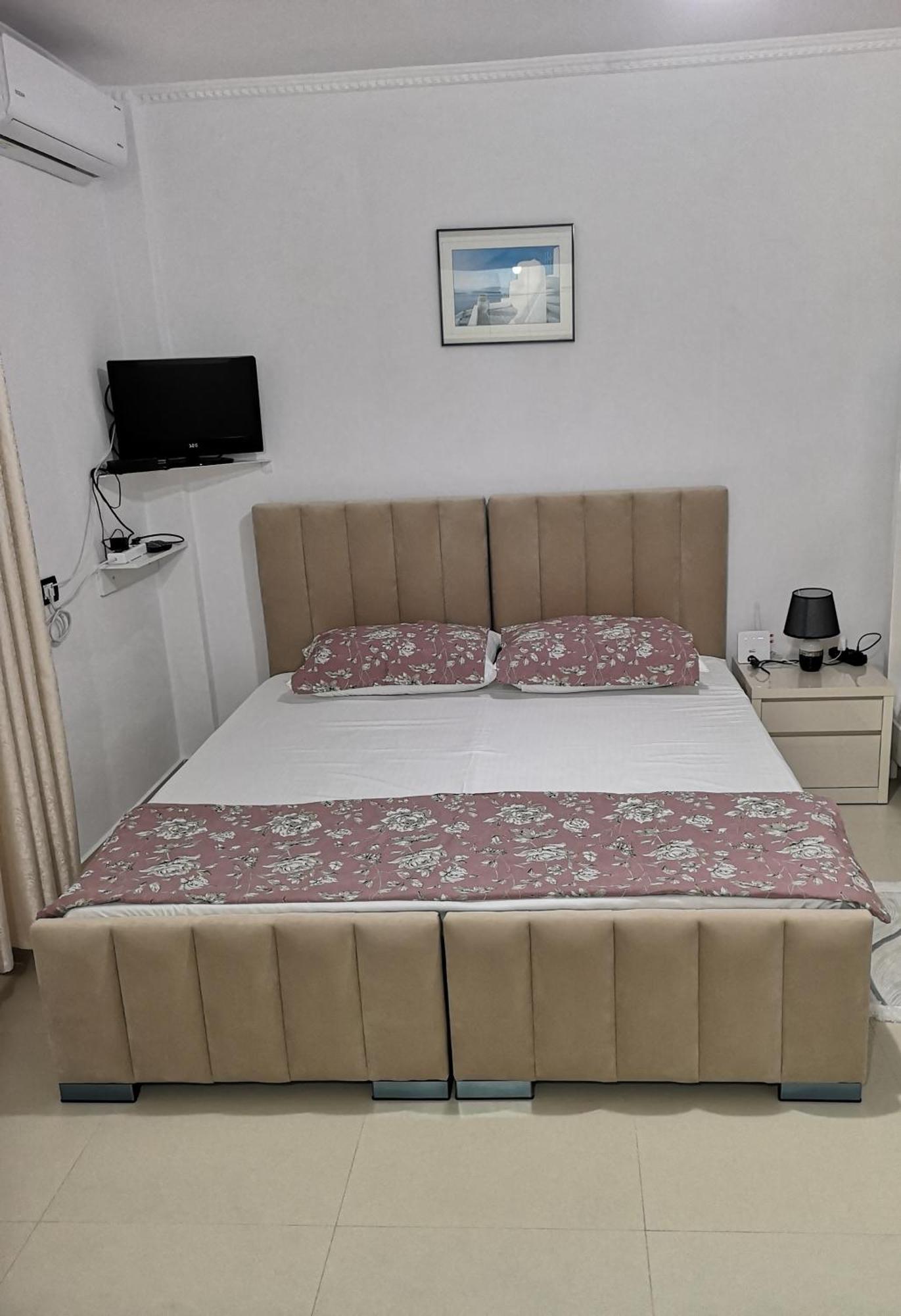 Guest House Emi Berat Exterior foto